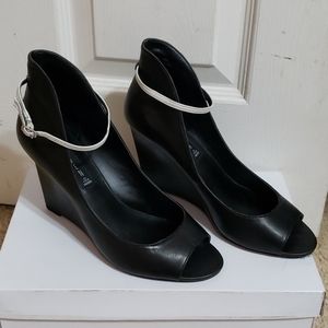 Steven by Steve Madden Wedge peep toe heel